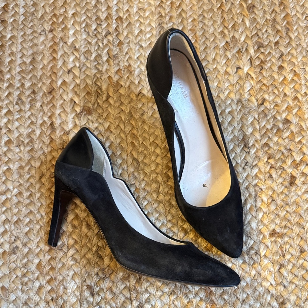 Cole Haan 9.5B Black Suede Leather Scalloped Point Toe Heels Pumps
